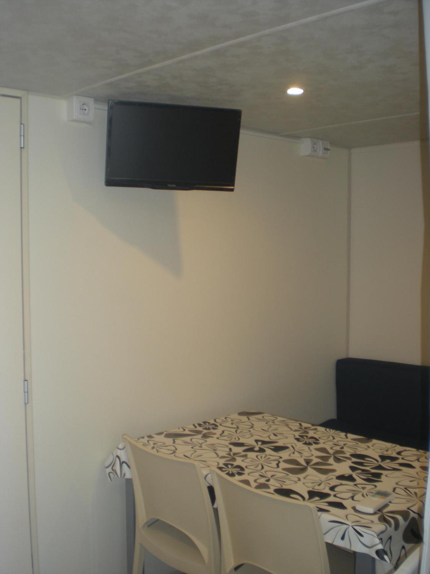 Naturist Mobile Homes Eden In Fkk Ulika 波雷奇 客房 照片